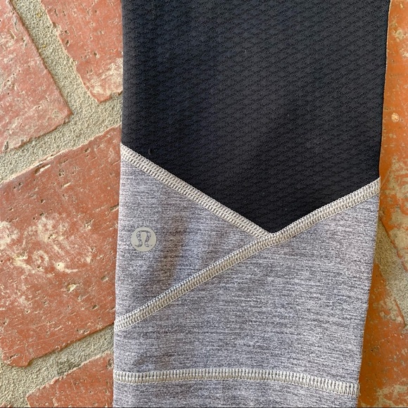 Lululemon Leggings W/ Pockets Size 6! - Picture 6 of 6